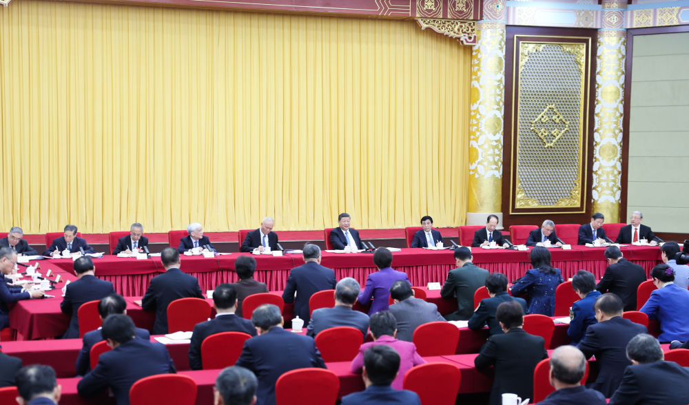 习近平看望全国政协委员 